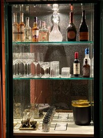 Mini wet bar also amazing