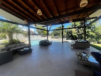 Common pool area sitting area