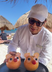 Marco and the special Racoon Paloma Drinks!