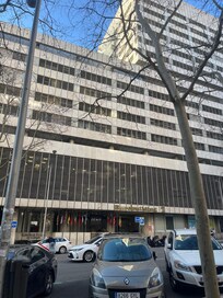 Façade de l’immeuble qui n’a rien avoir avec les photos