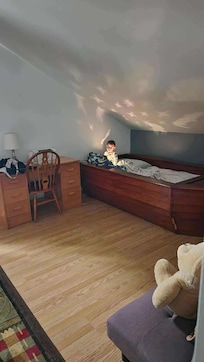 Les tous petits ont adoré leur lit en forme de bateau.