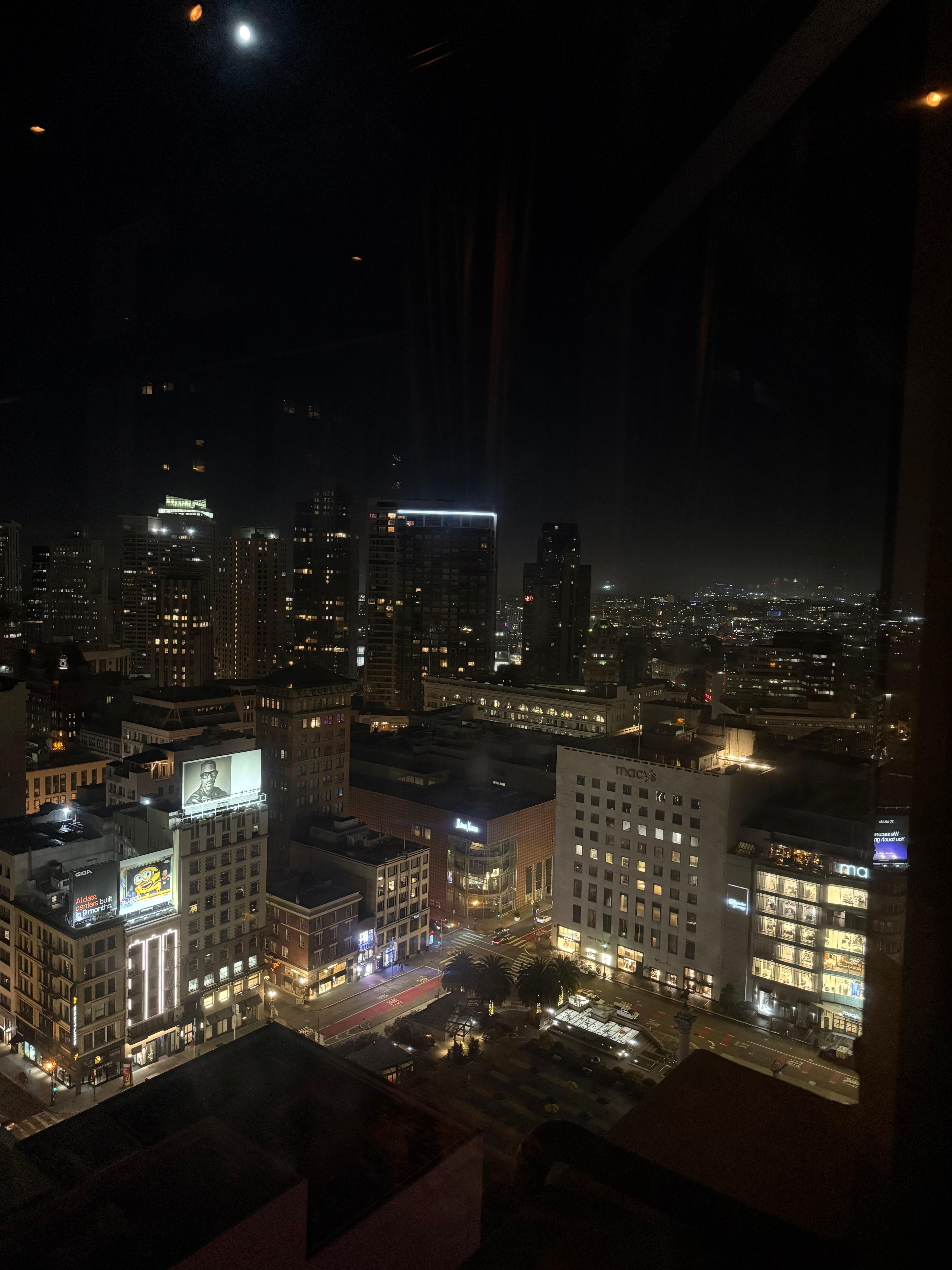 Night view at the Starlight on the 21st floor