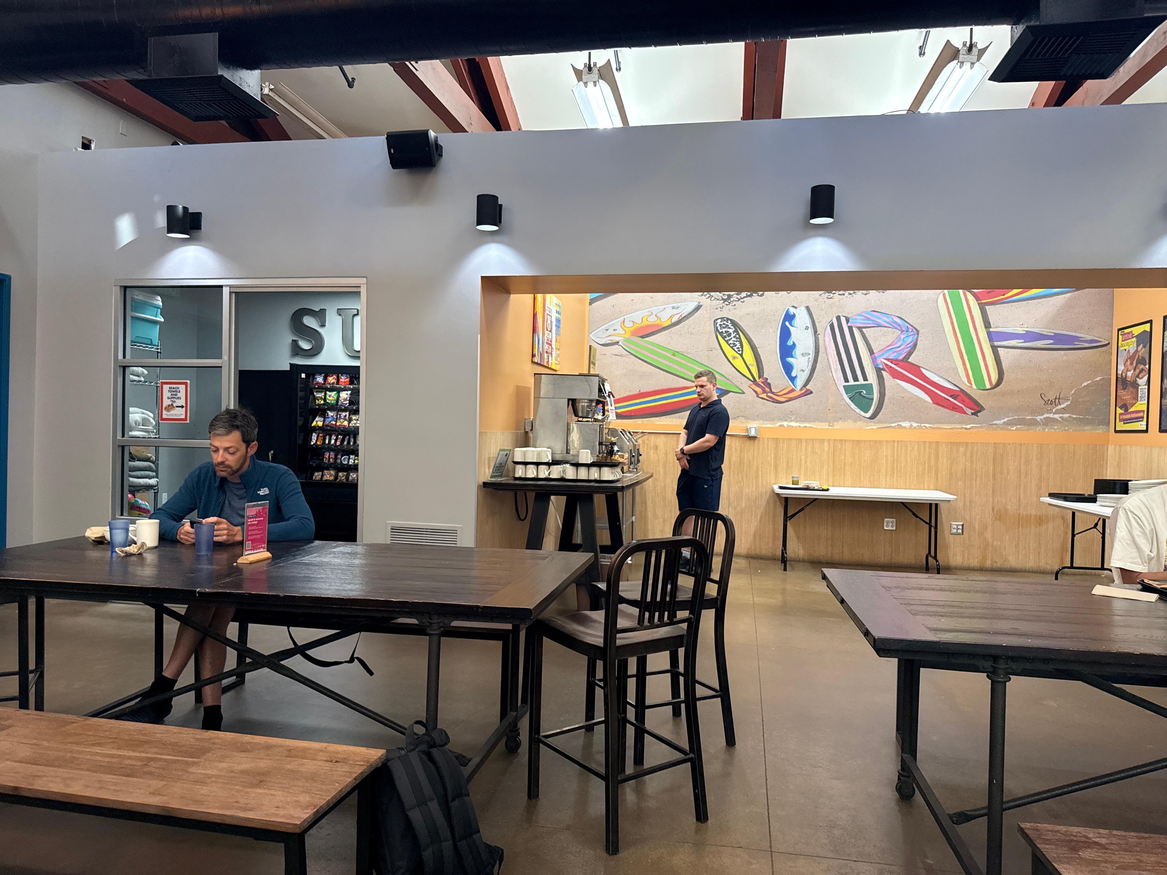 Desayuno por USD 7. Muy convenientr