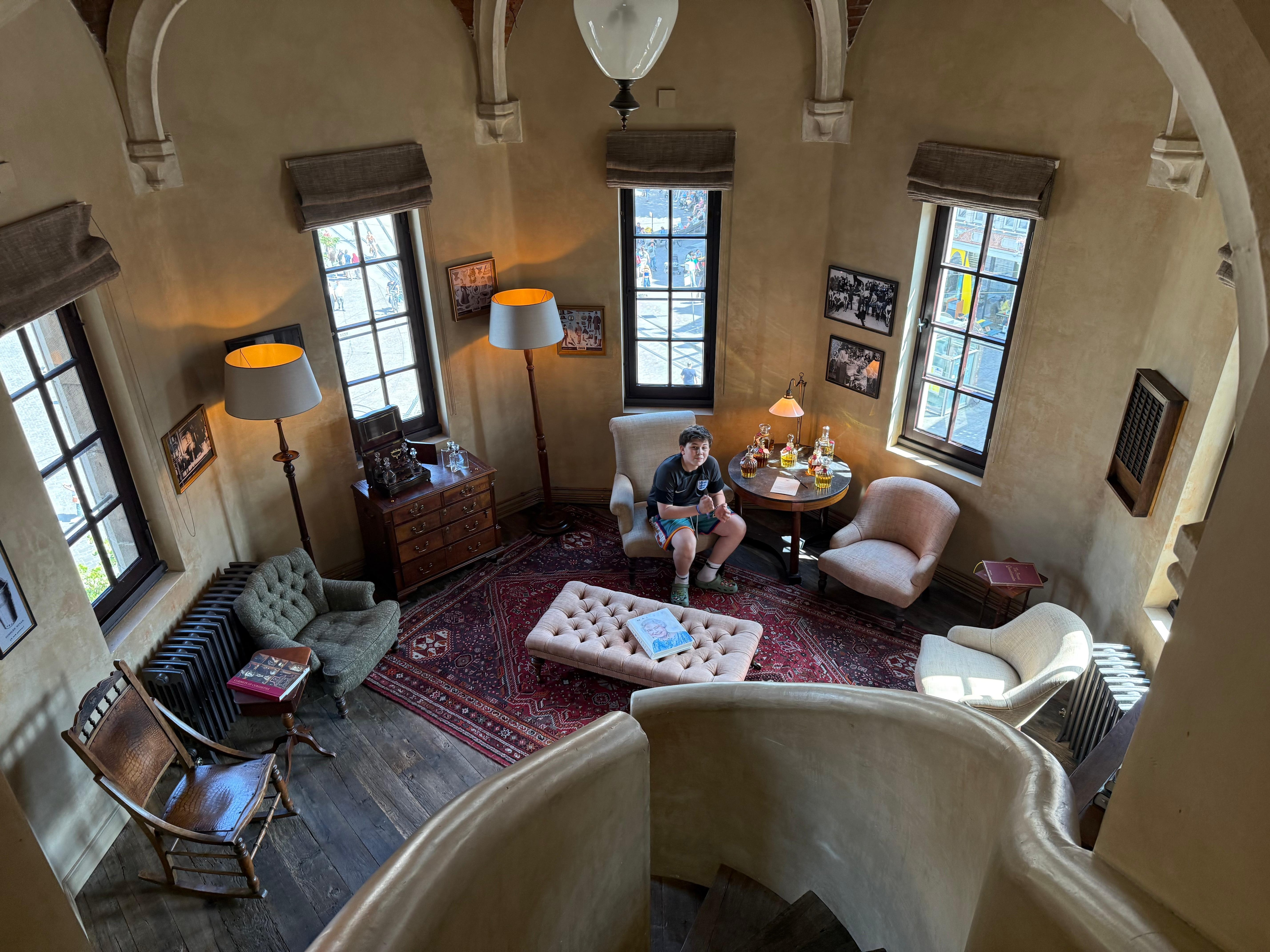 The honor bar and library 💙