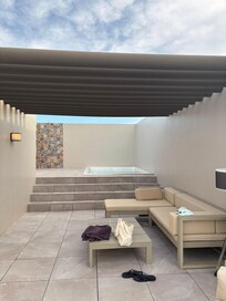 Second story patio and sitting pool
