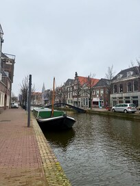 Front canal - a very quiet, clean and safe location