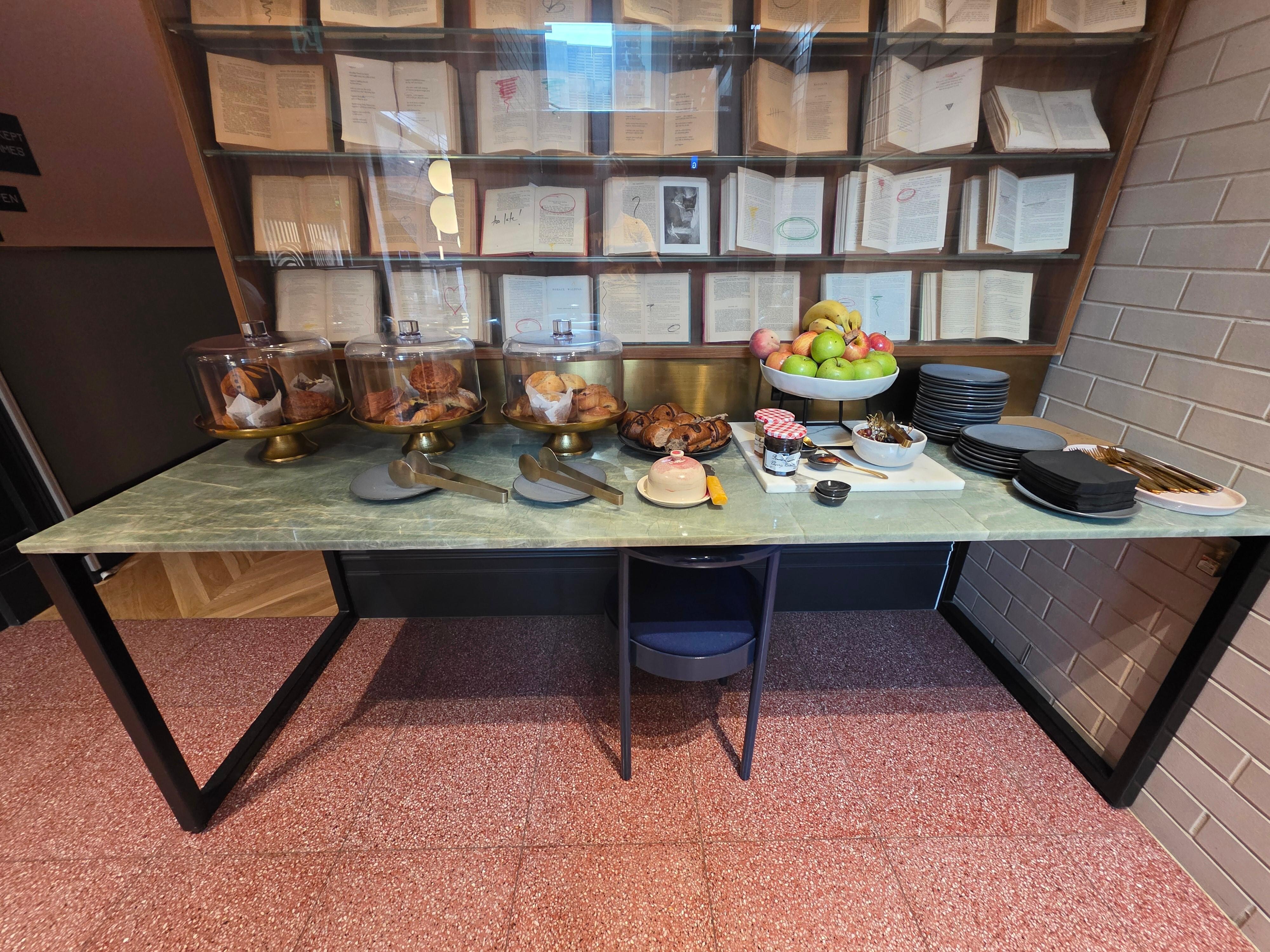 Nice breakfast. Fresh pastries. Plentiful 