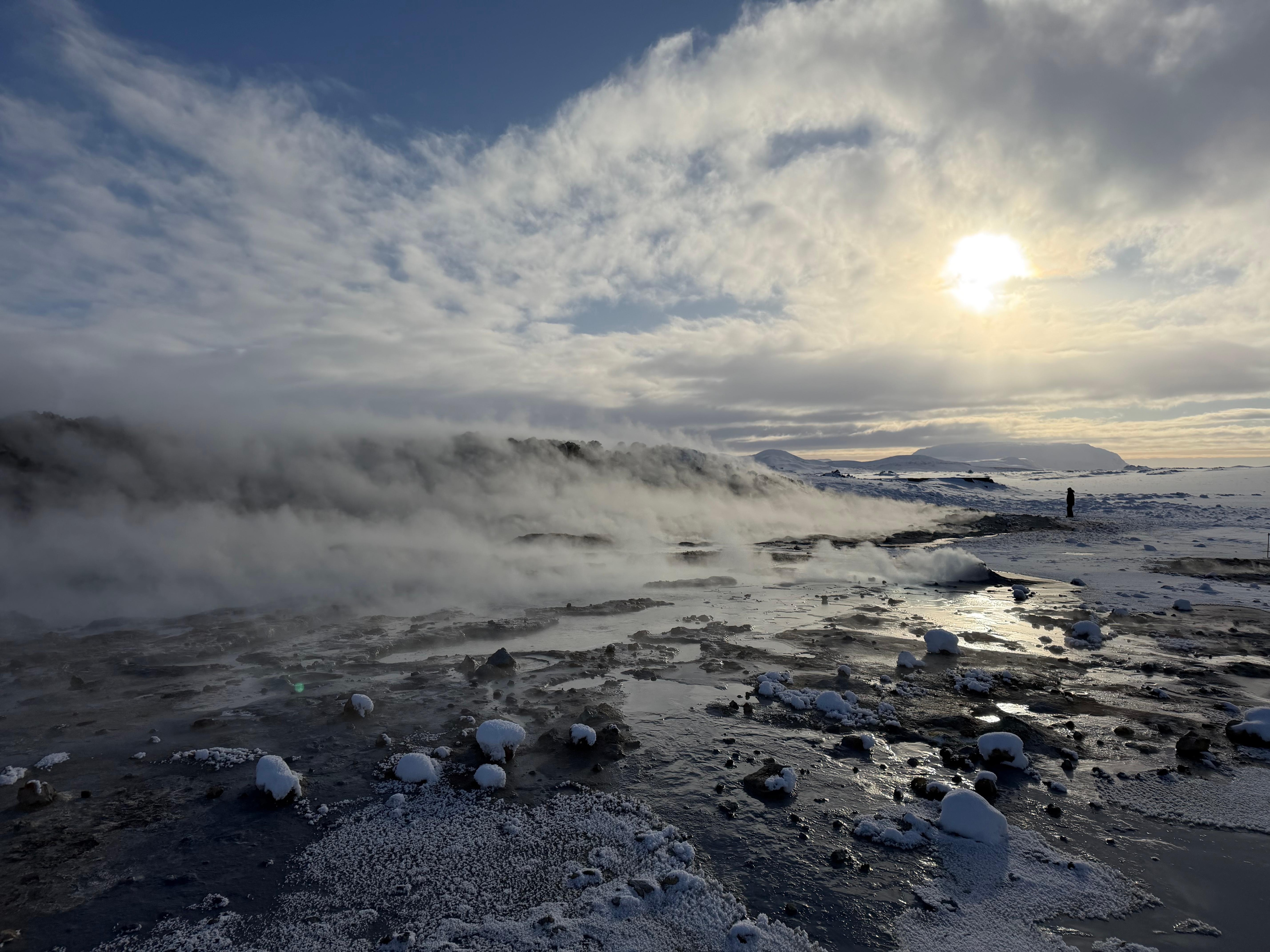 Namaskaro (Hverir) Bubbling mud pots