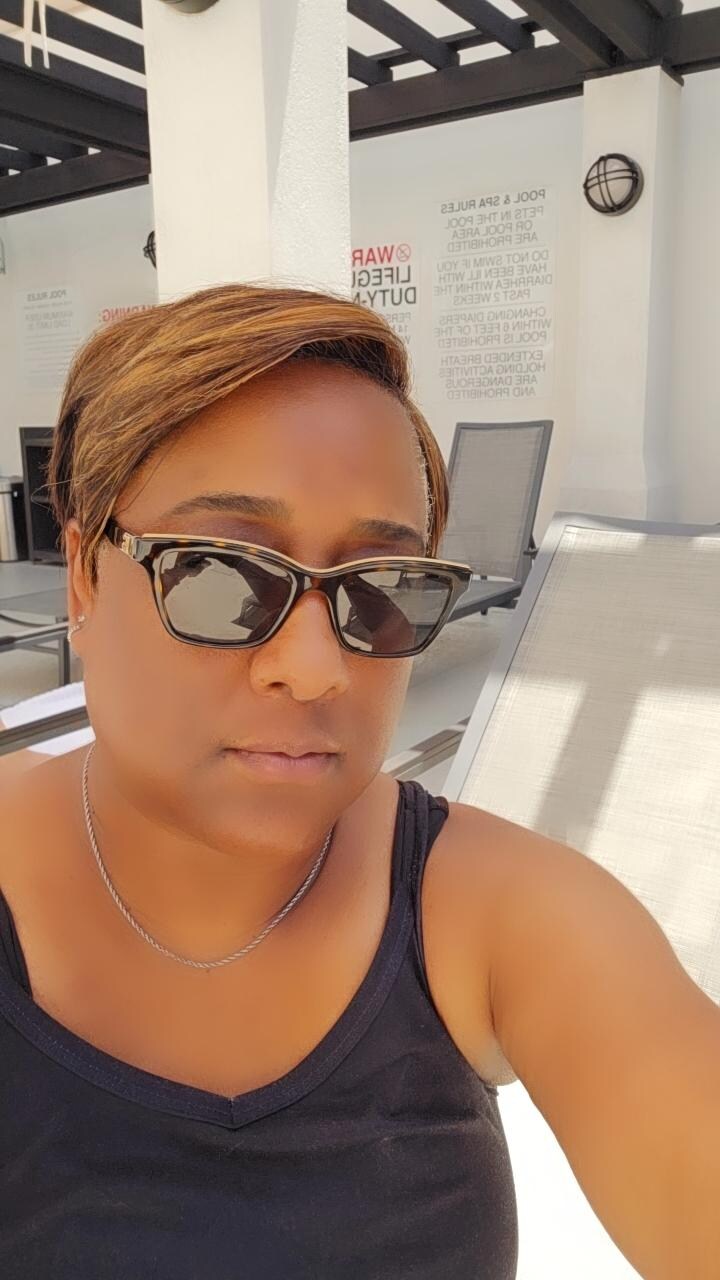 Relaxing at the pool. 