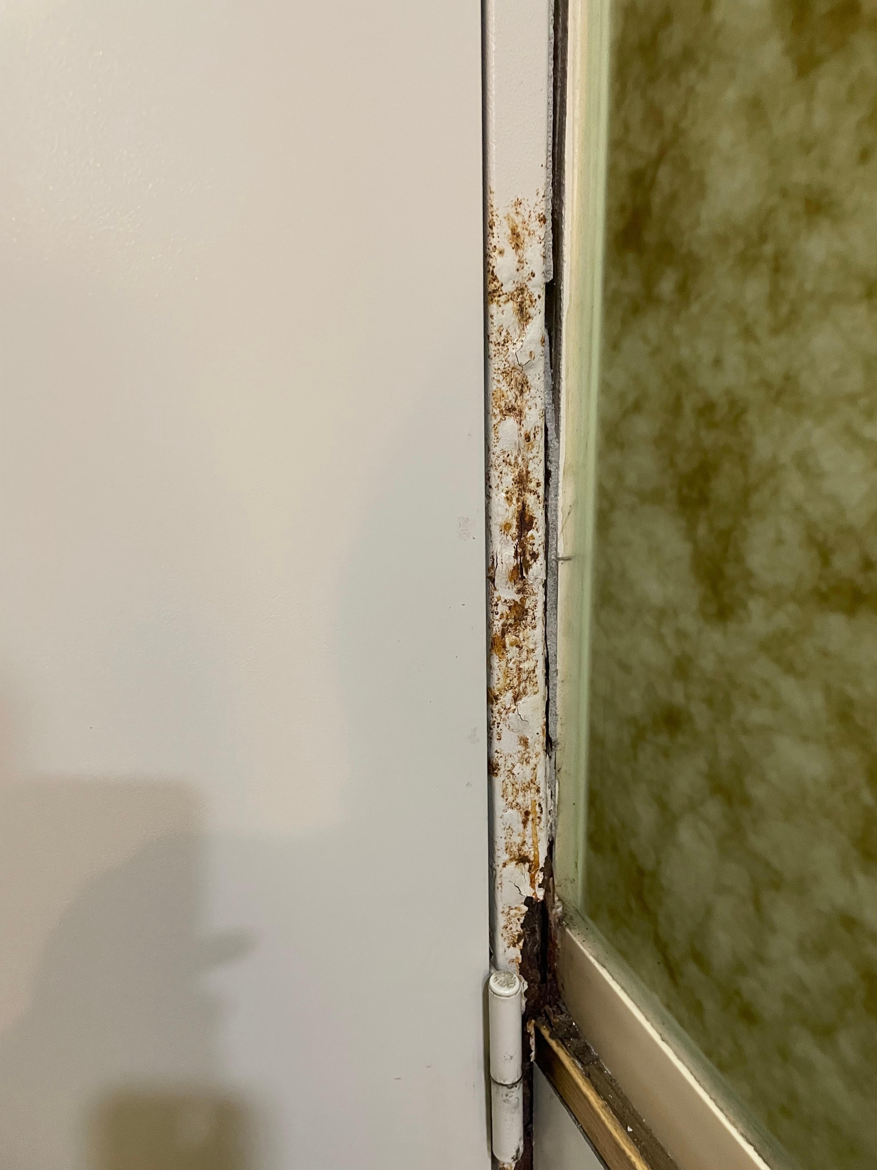 Cracked door frame 