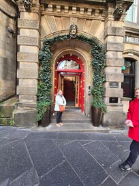 A very pleasant experience through an unassuming entrance. Smiles all around!