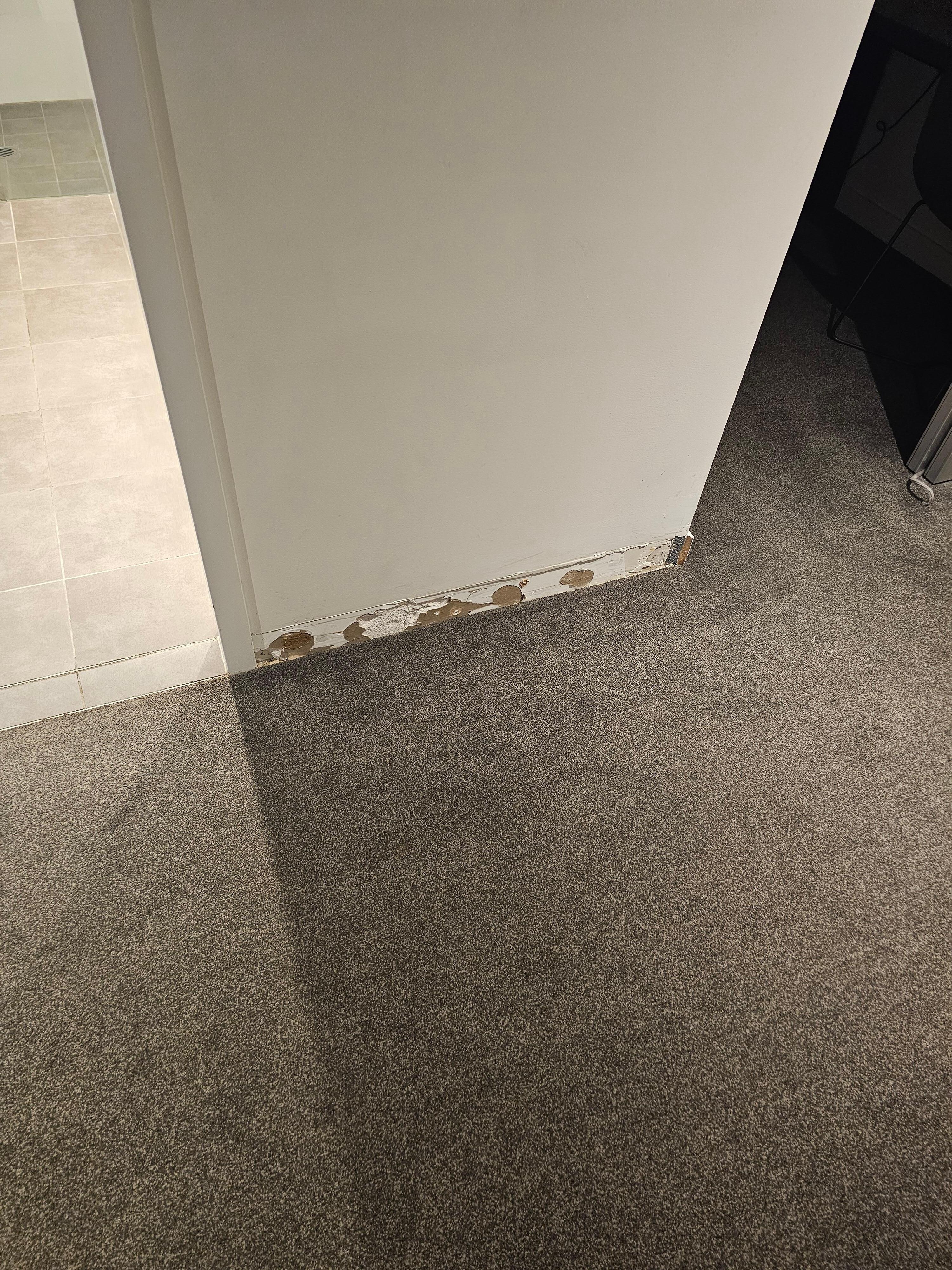 Missing skirting board