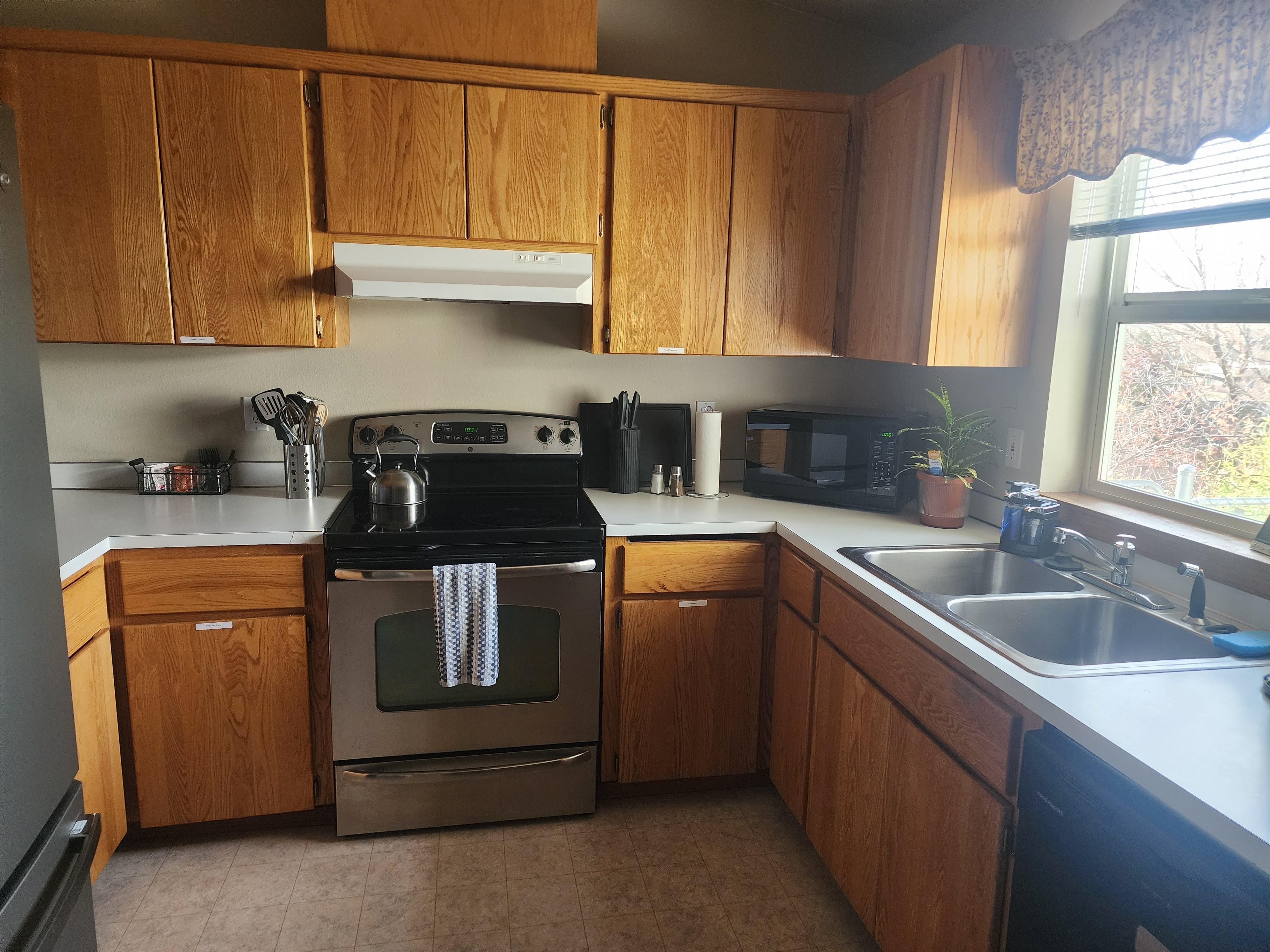 I like to take a picture of the kitchen when we check out to show that we left it as we found it...lol