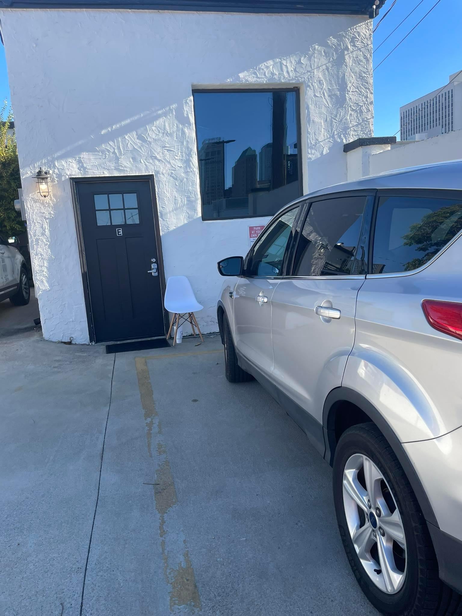 ALLY ENTRANCE BEHIND CLOUD CITY DRIVE THROUGH RED CROSS PARKIG LOT FAST LEFT AND BLIBK LOOK RIGHT 