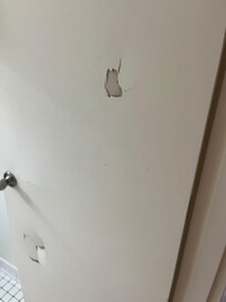 Ppl harass you all night
My ac didn’t work niggas everywhere gross never again hair every where in room