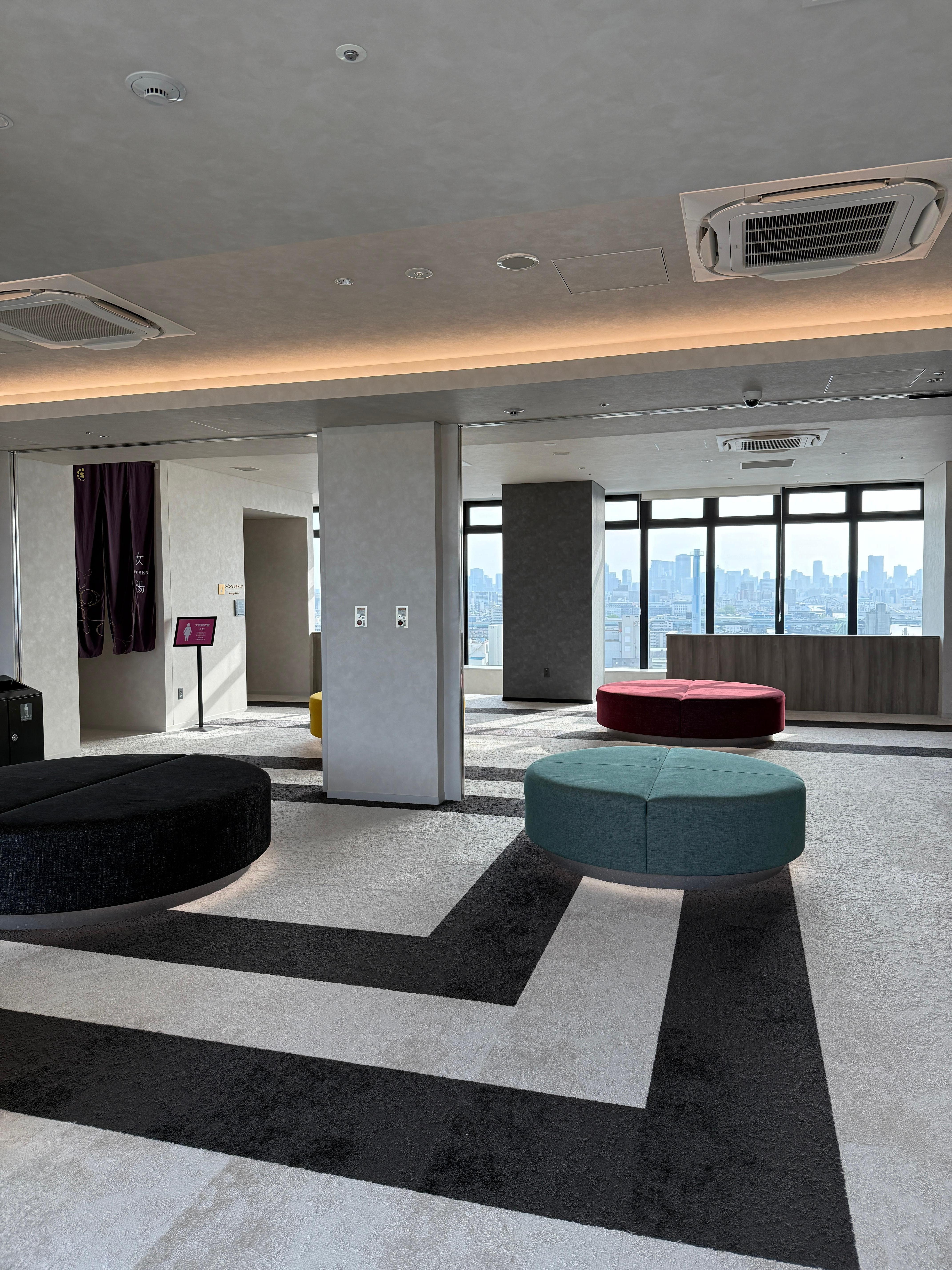 Hot spring lounge with a great view