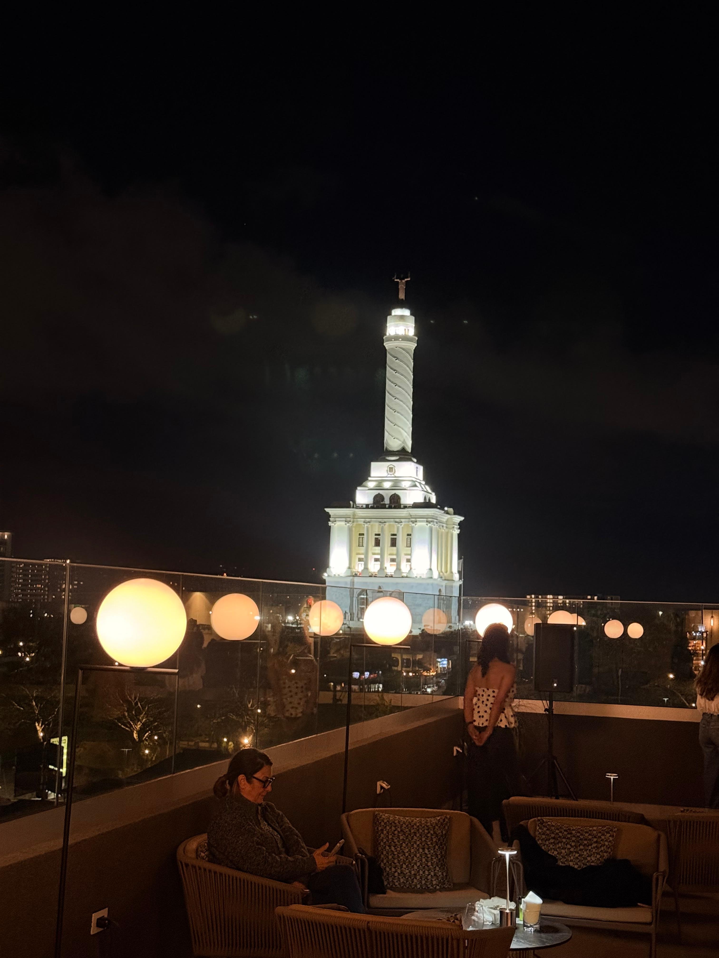 Vista desde el rooftop ubicado en el piso 9 del hotel.