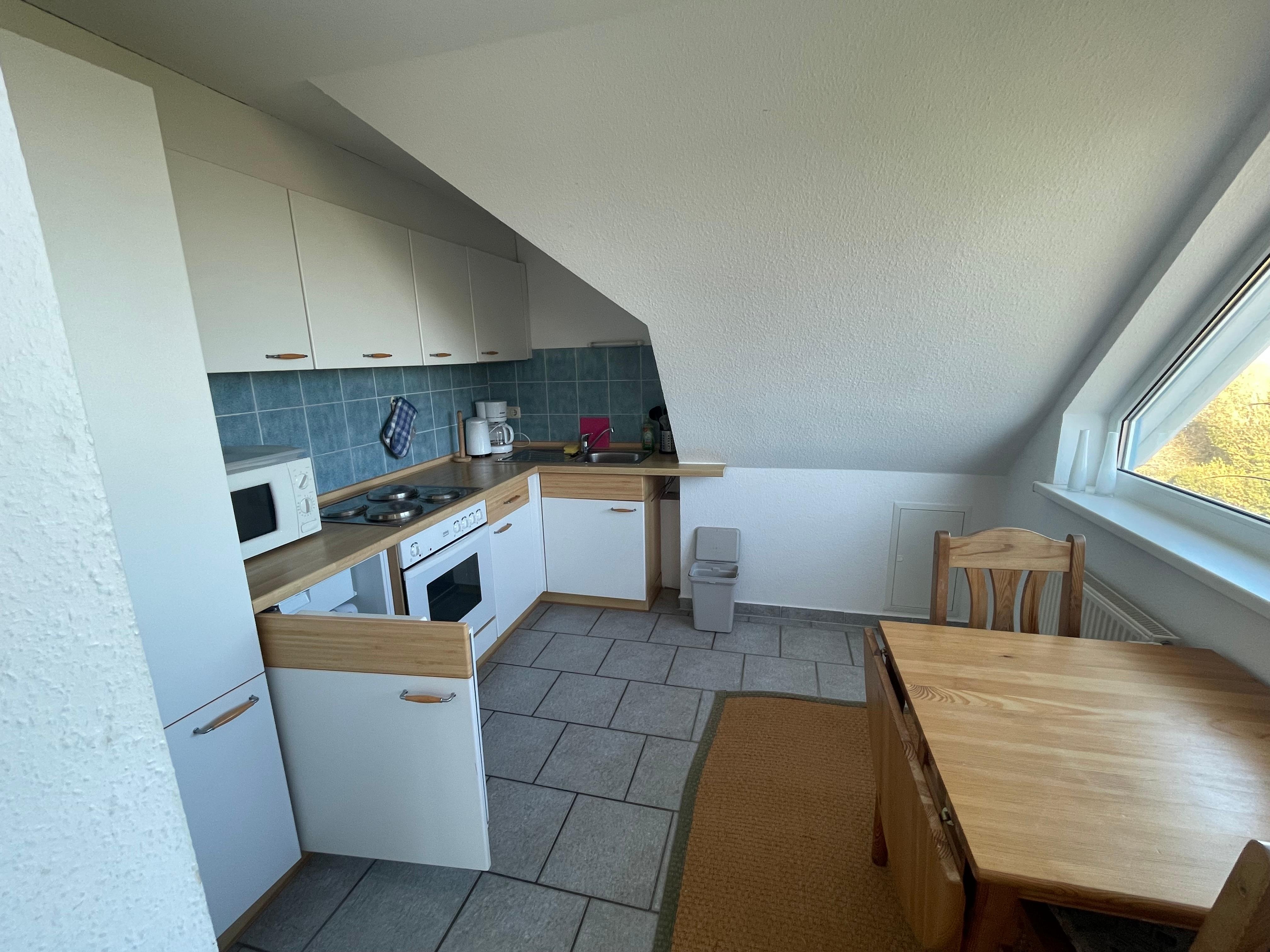 Küche mit Essbereich