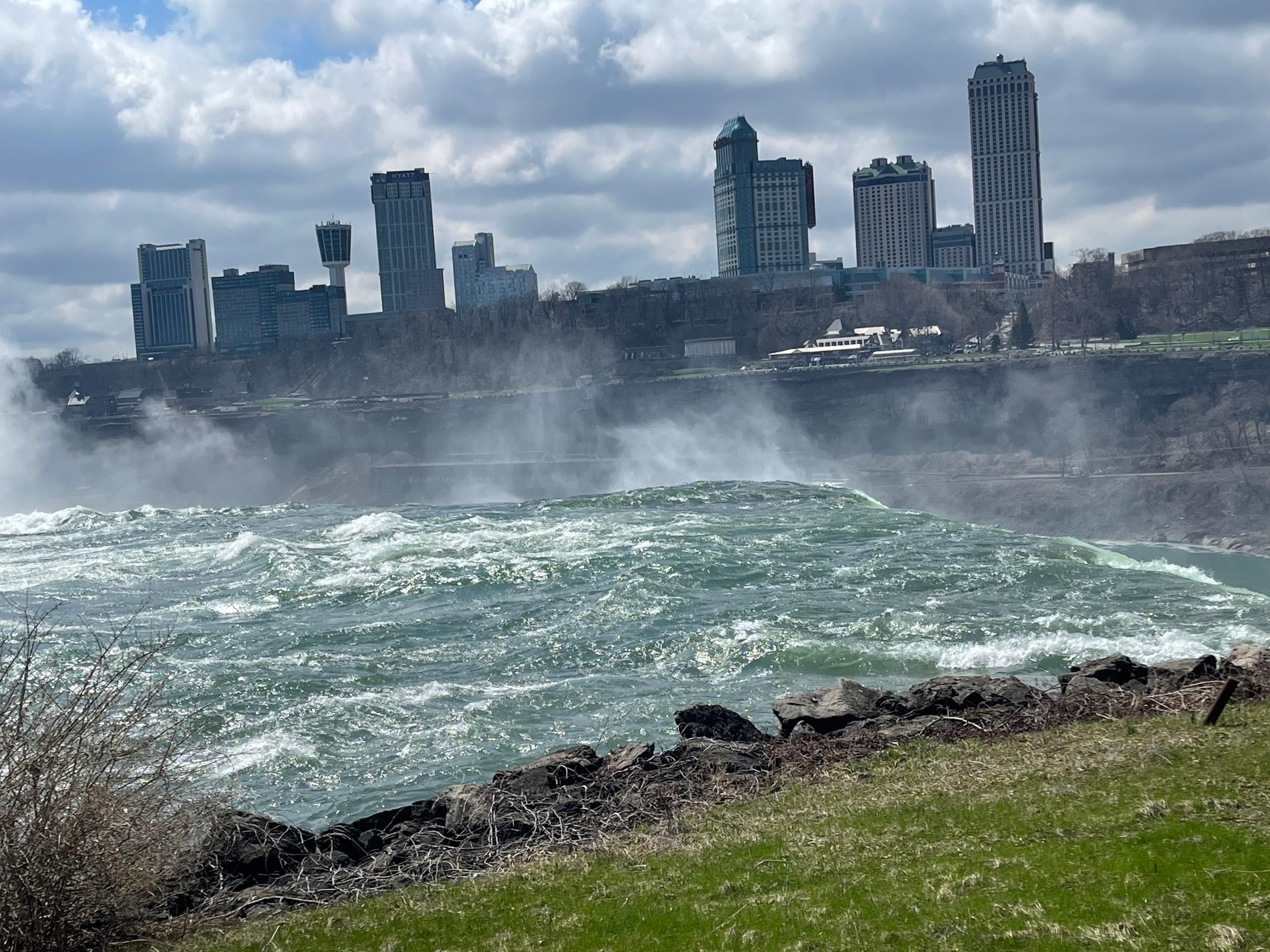 The pics of the house posted is exactly what it looks like👍🏽