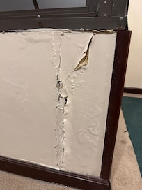 Rachaduras no 9 andar