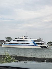 Walkable to ferry to Martha's vineyard which saves money on parking. Hyannis has great restaurants in area.