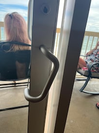 Broken slider handle upon arrival that was not fixed before we left.