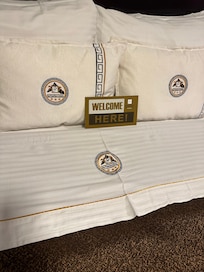 Great bed and linens