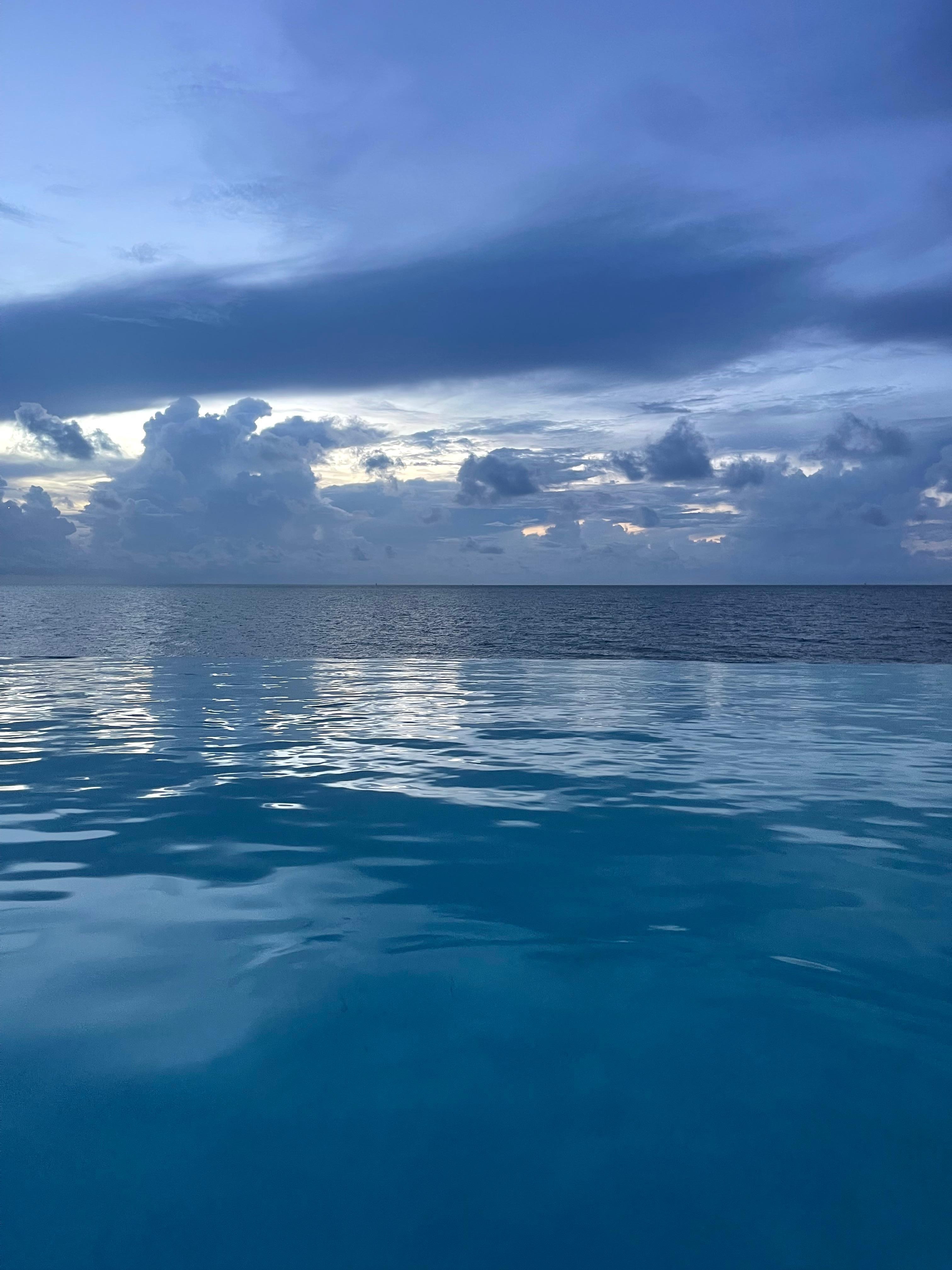Infinity pool at the Fish Bar