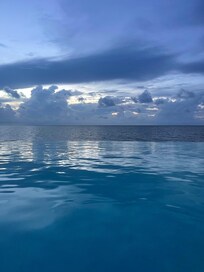 Infinity pool at the Fish Bar