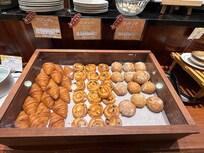 朝食のパンの種類も豊富