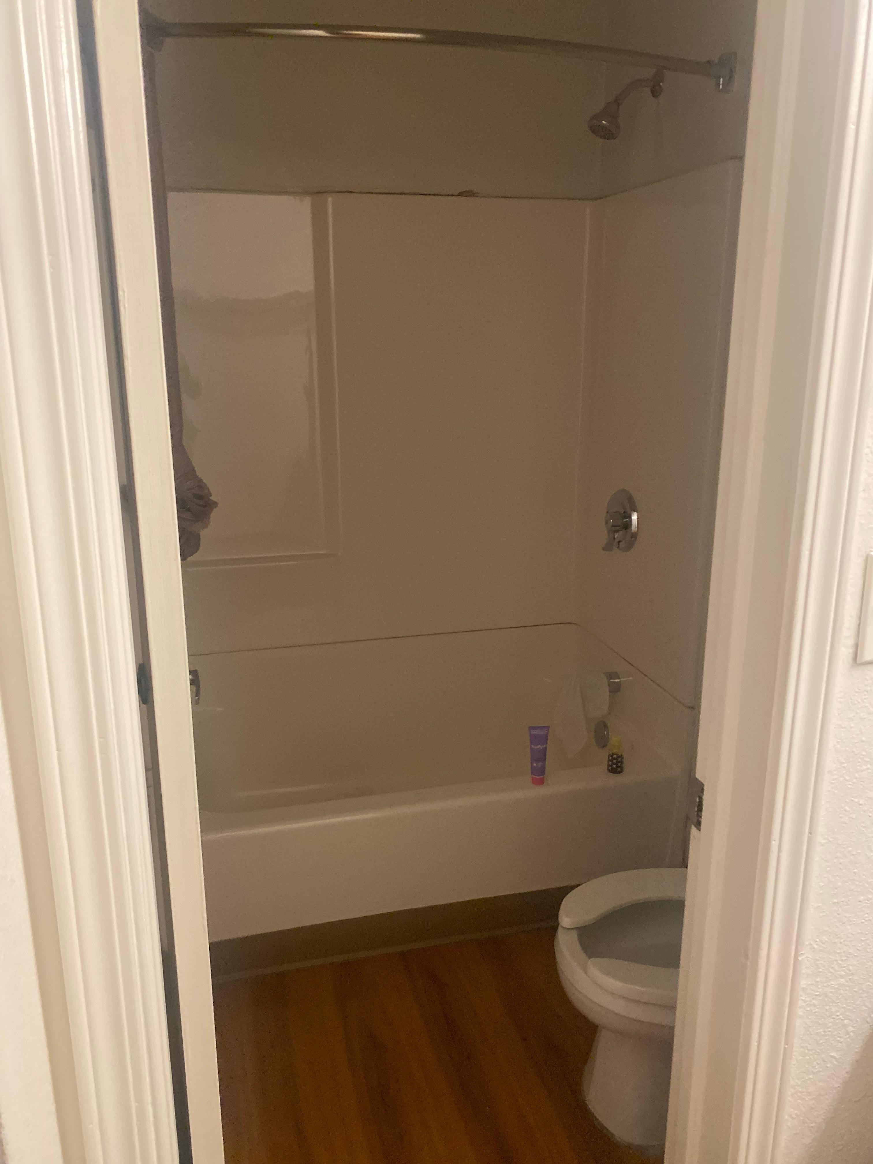 The 3rd room bathroom pretty dirty