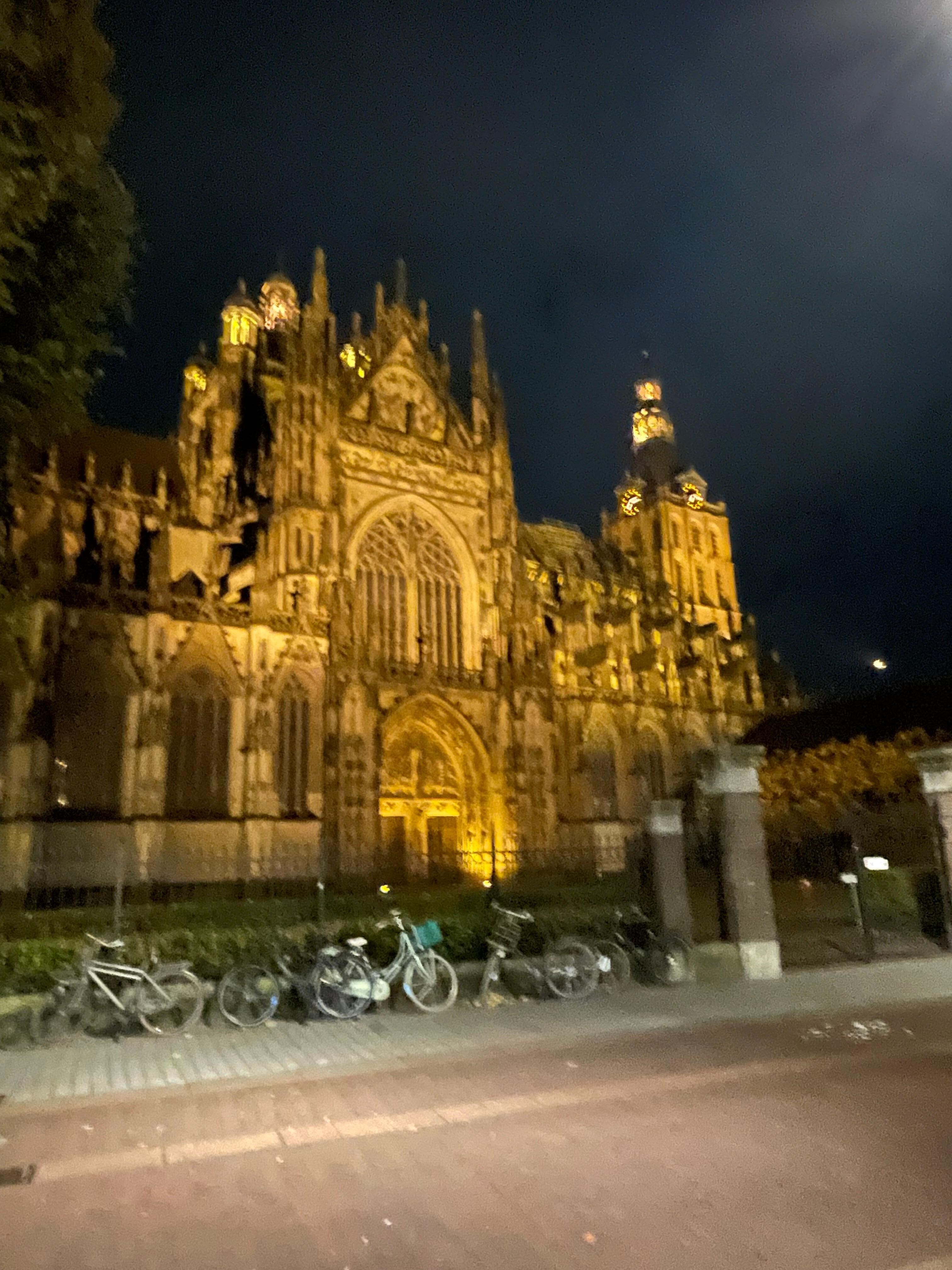 De Sint Jan bij nacht