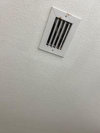 Dust/dirty vents