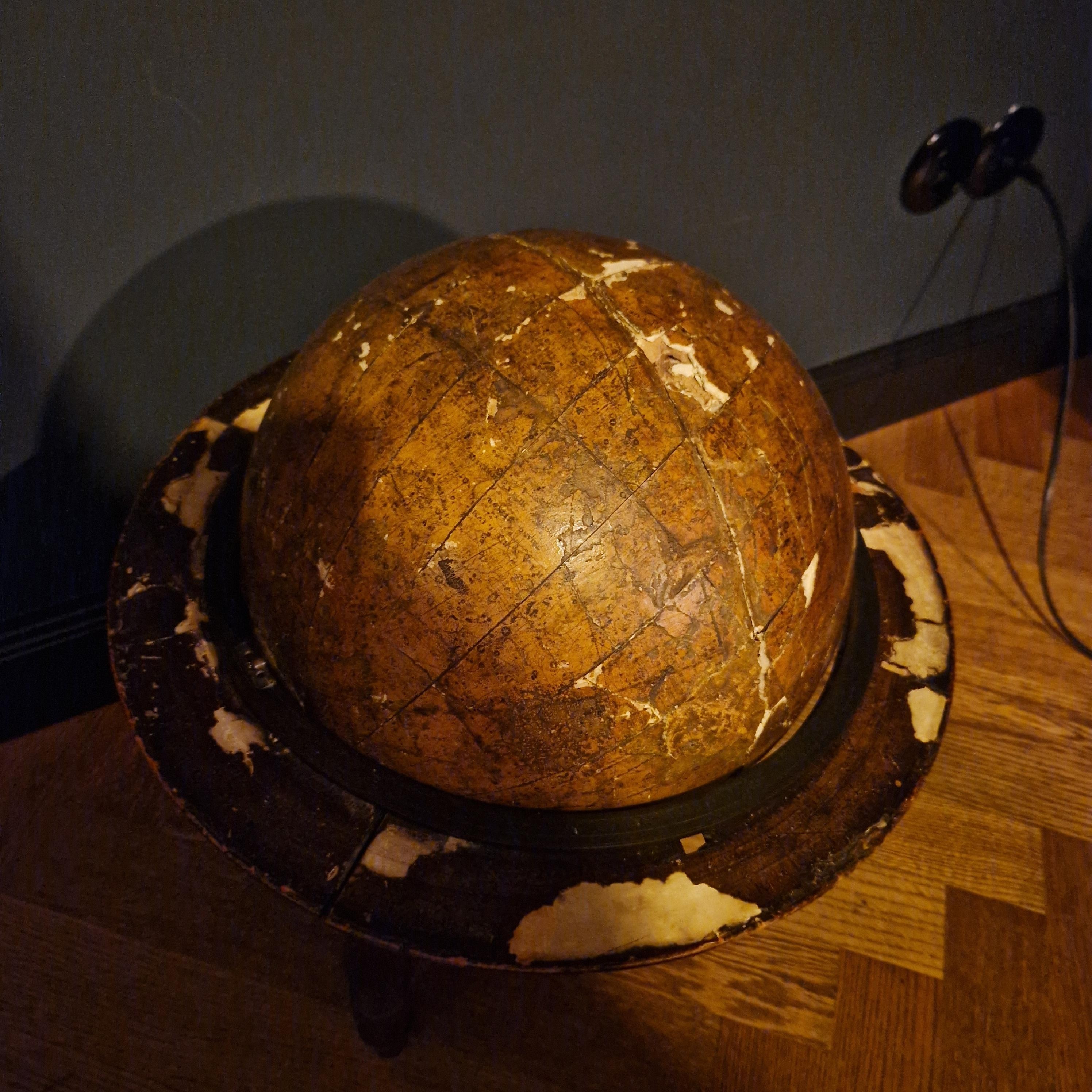 Sisustuselementti rikki