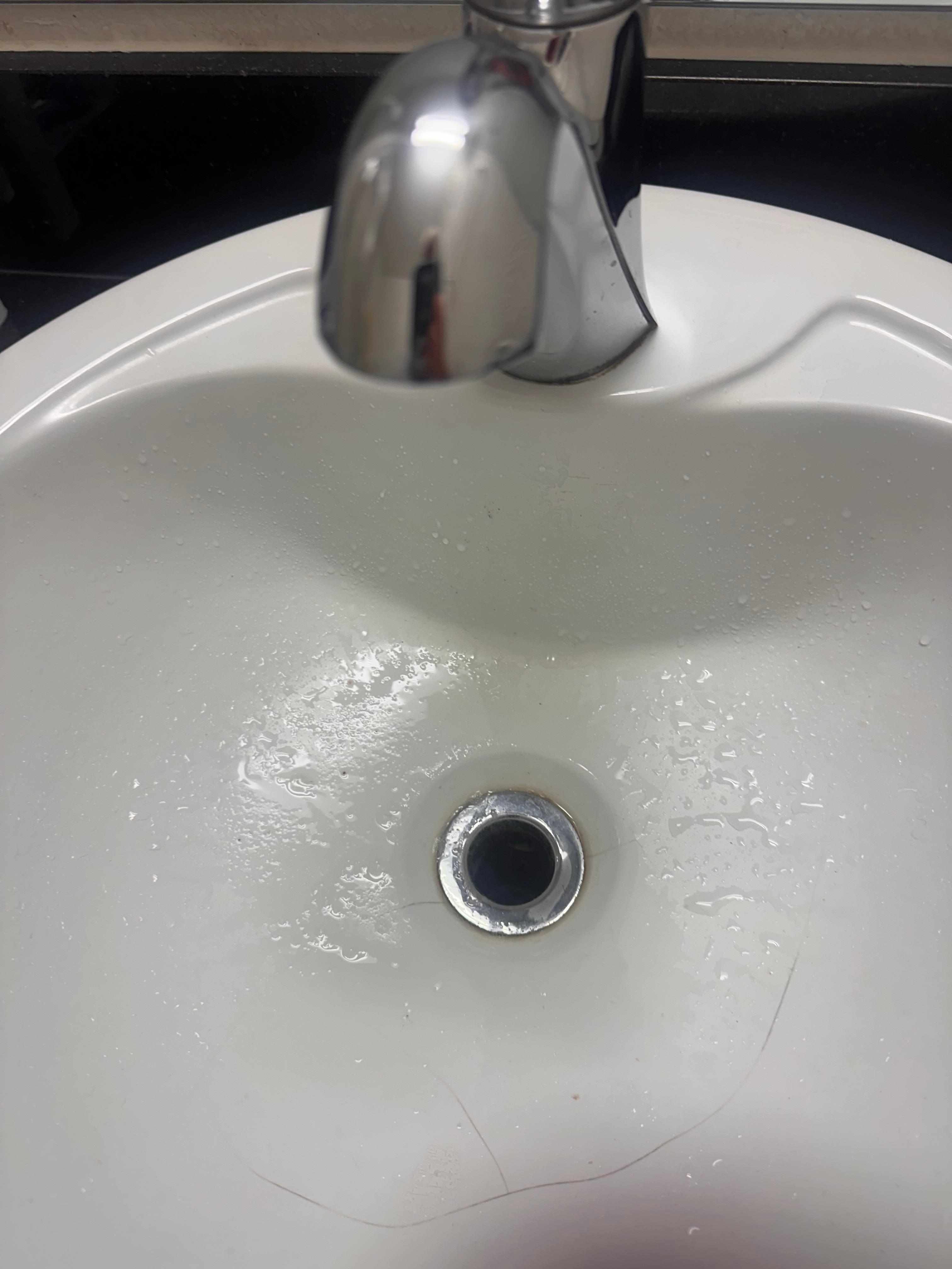 No stopper in bath sink. 
