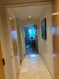 Hallway upstairs between the bedrooms