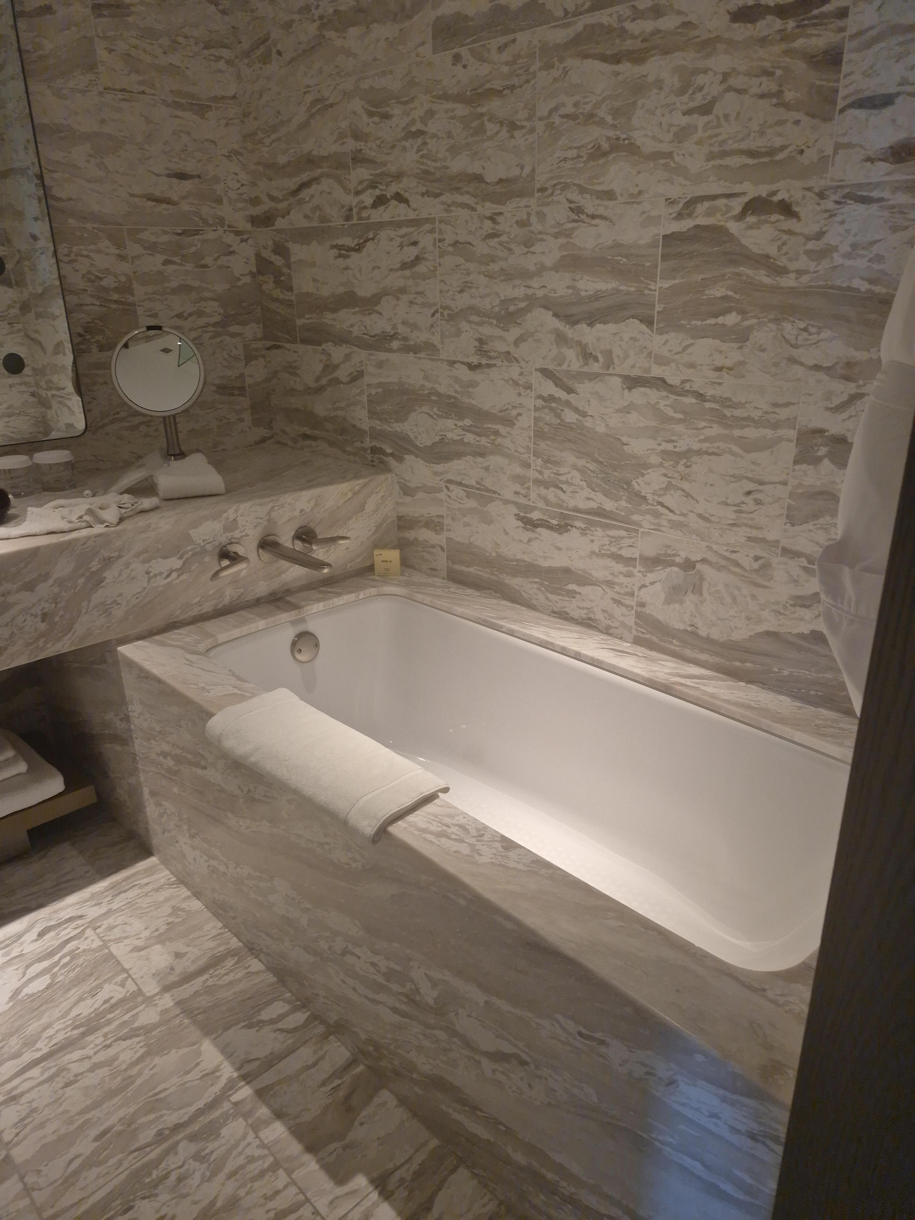 Bathtub
