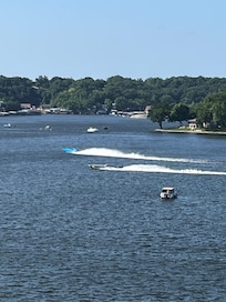 Xinsurance boat races