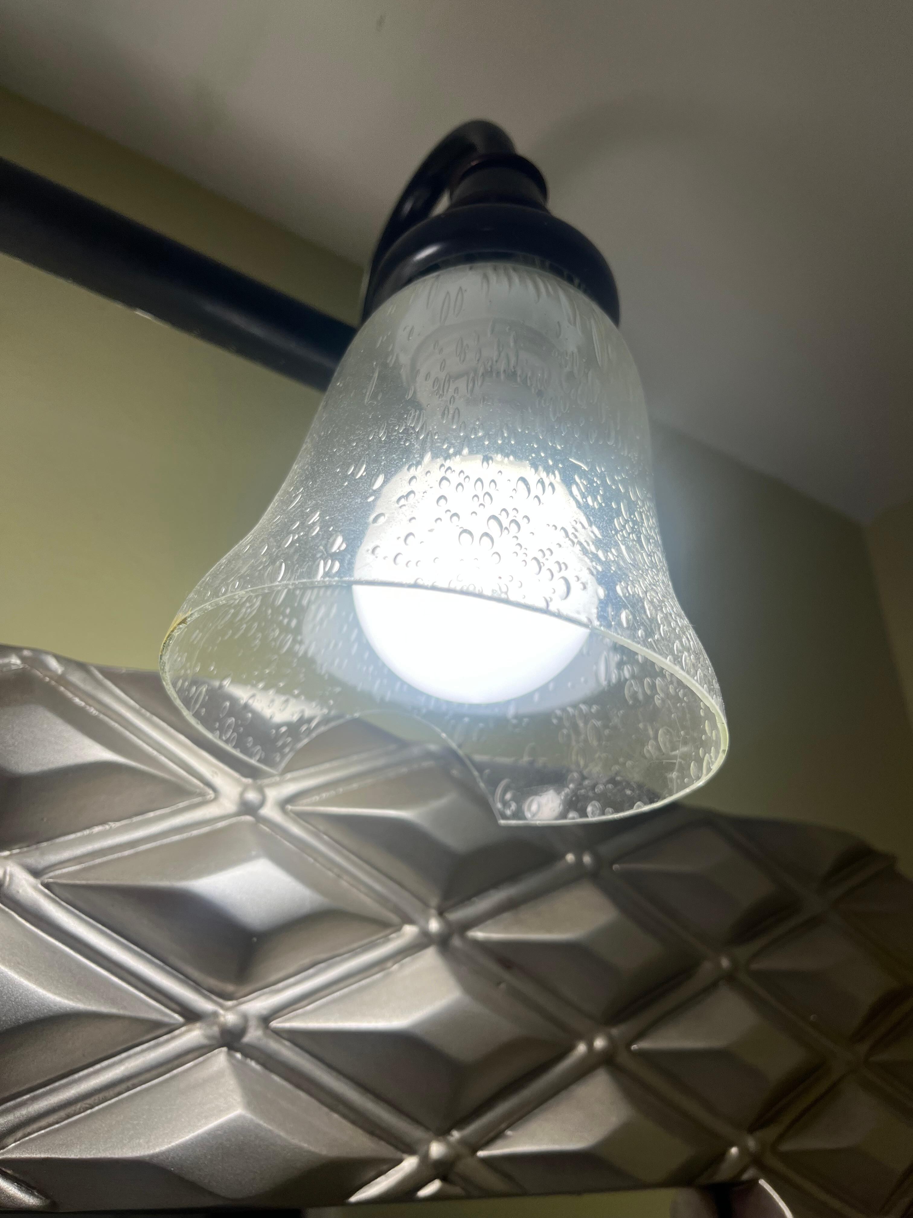 Master bath vanity light broken upon arrival. 