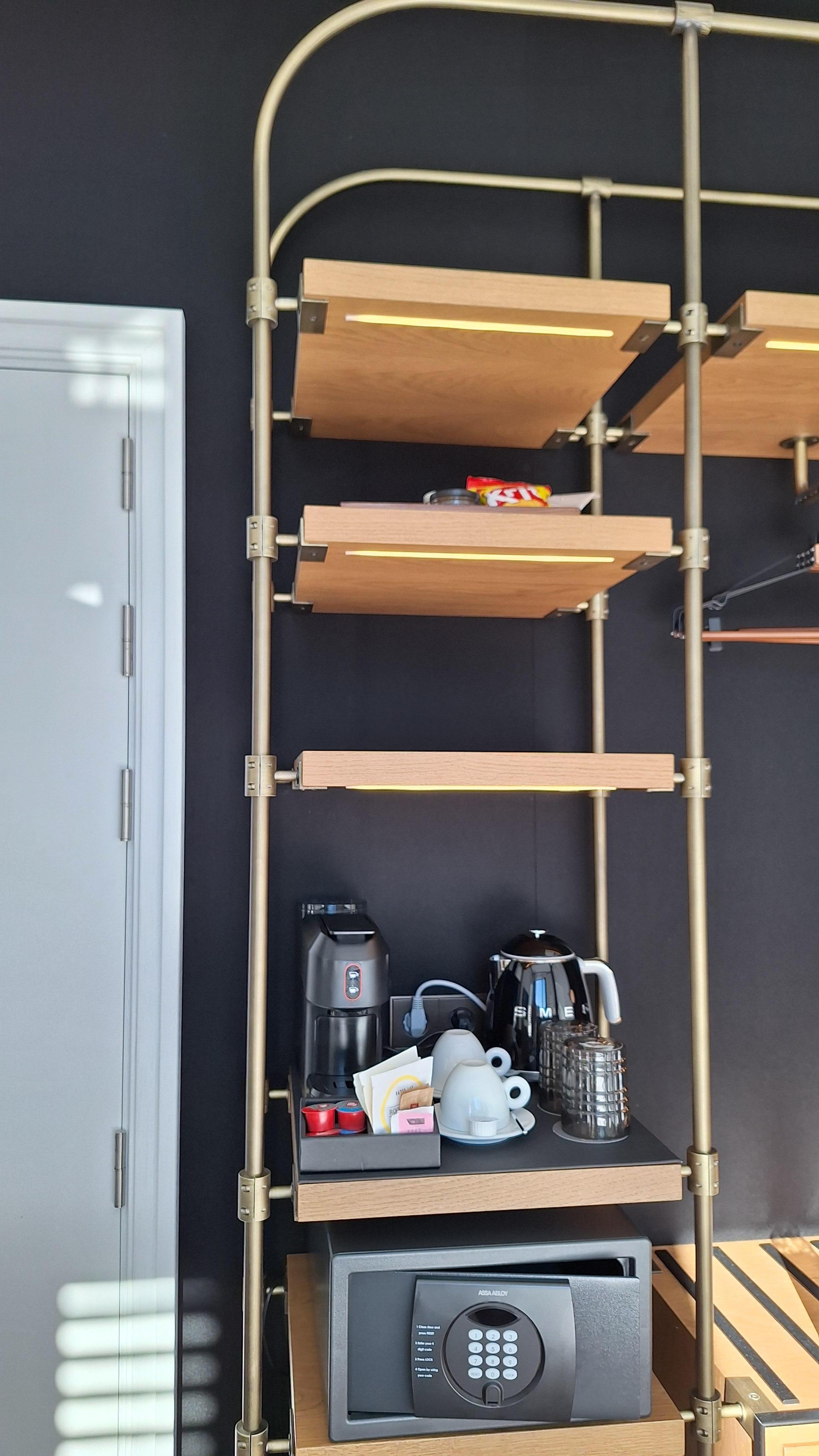 Excellent clothing storage