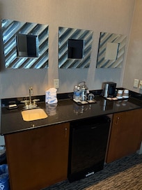 Love the kitchen nett