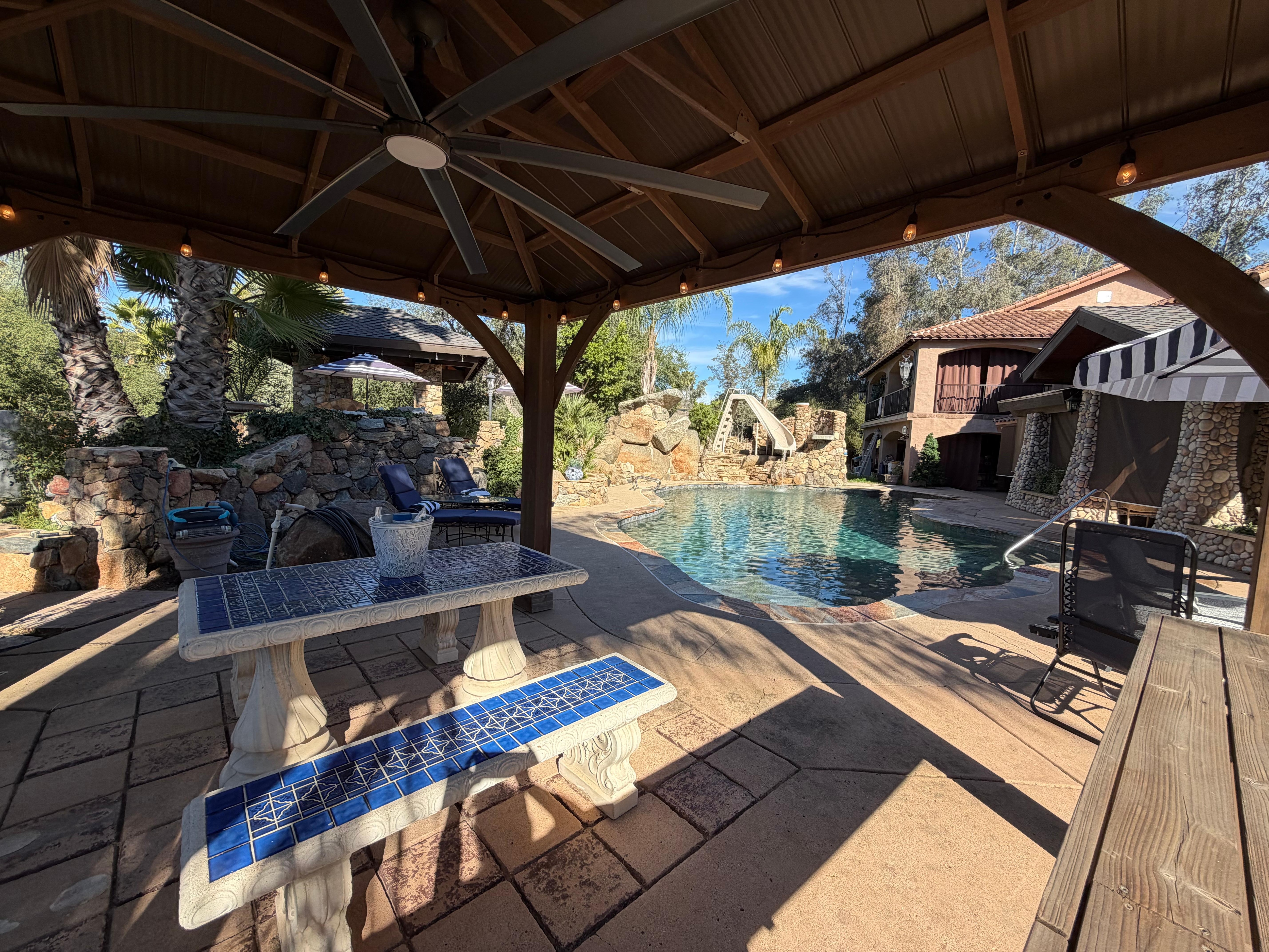 Beautiful sitting area!