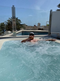 Hot tub