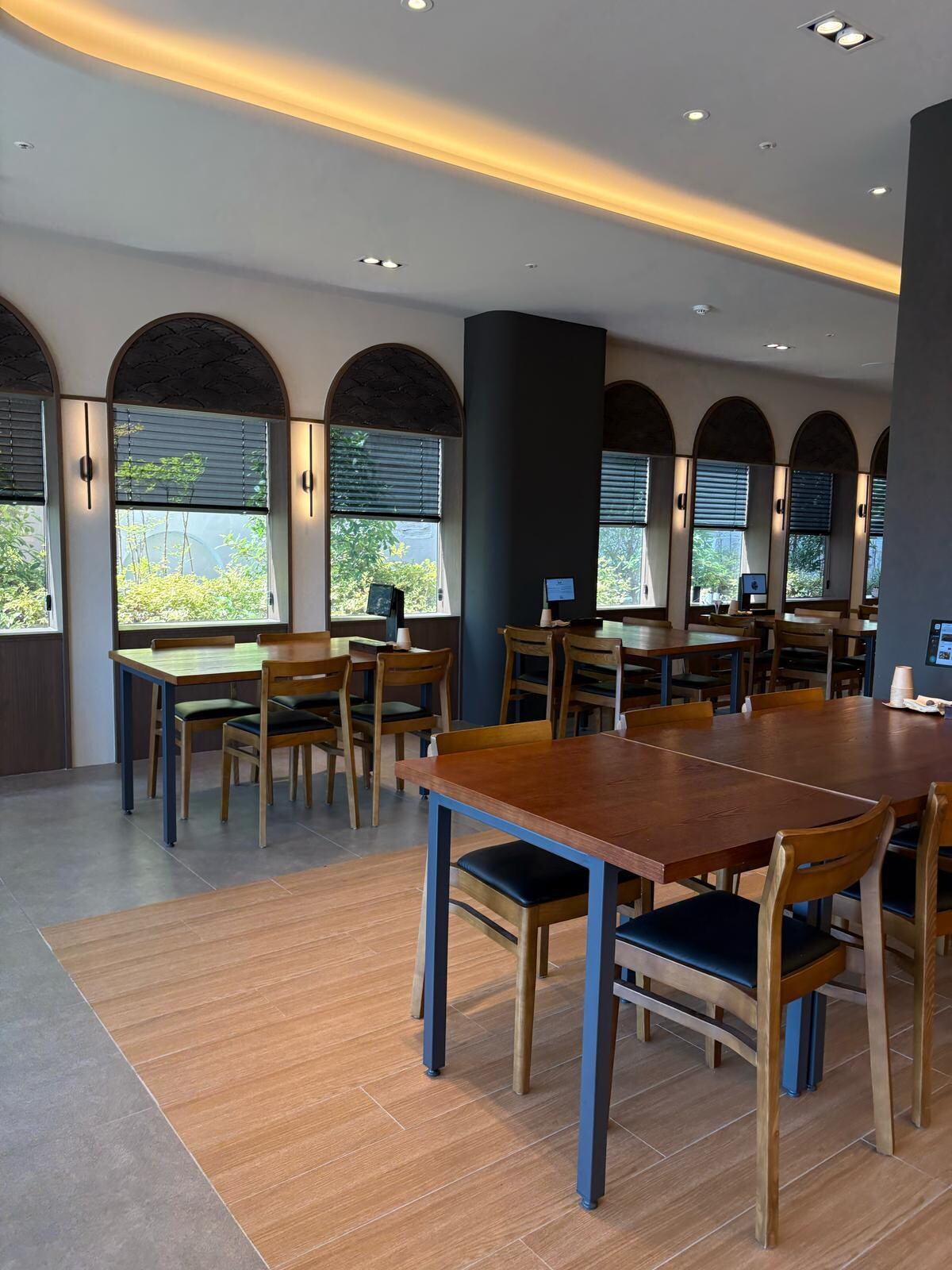 Hotel Breakfast Room