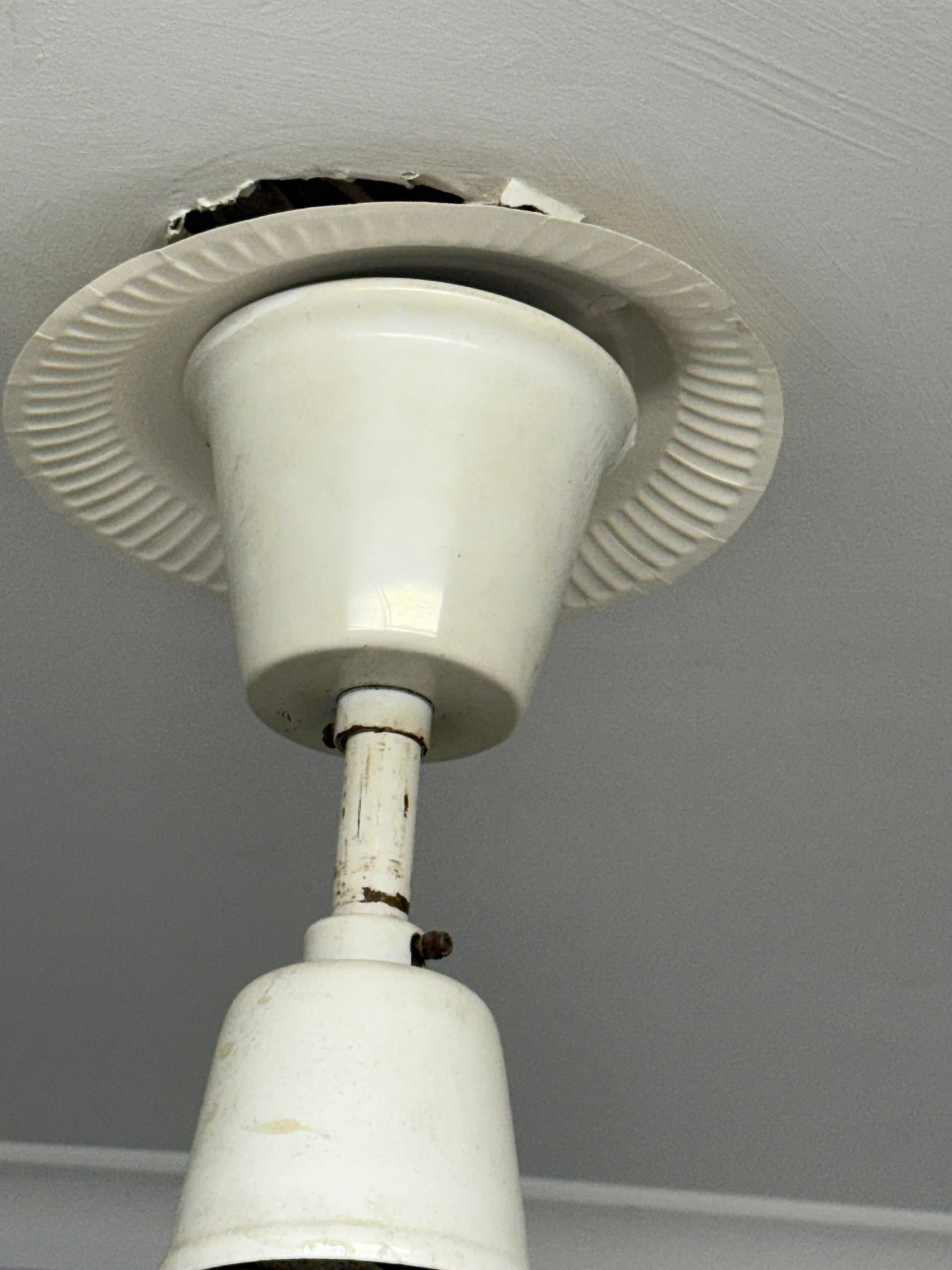 The fan had a paper plate holding  it in place 🙈