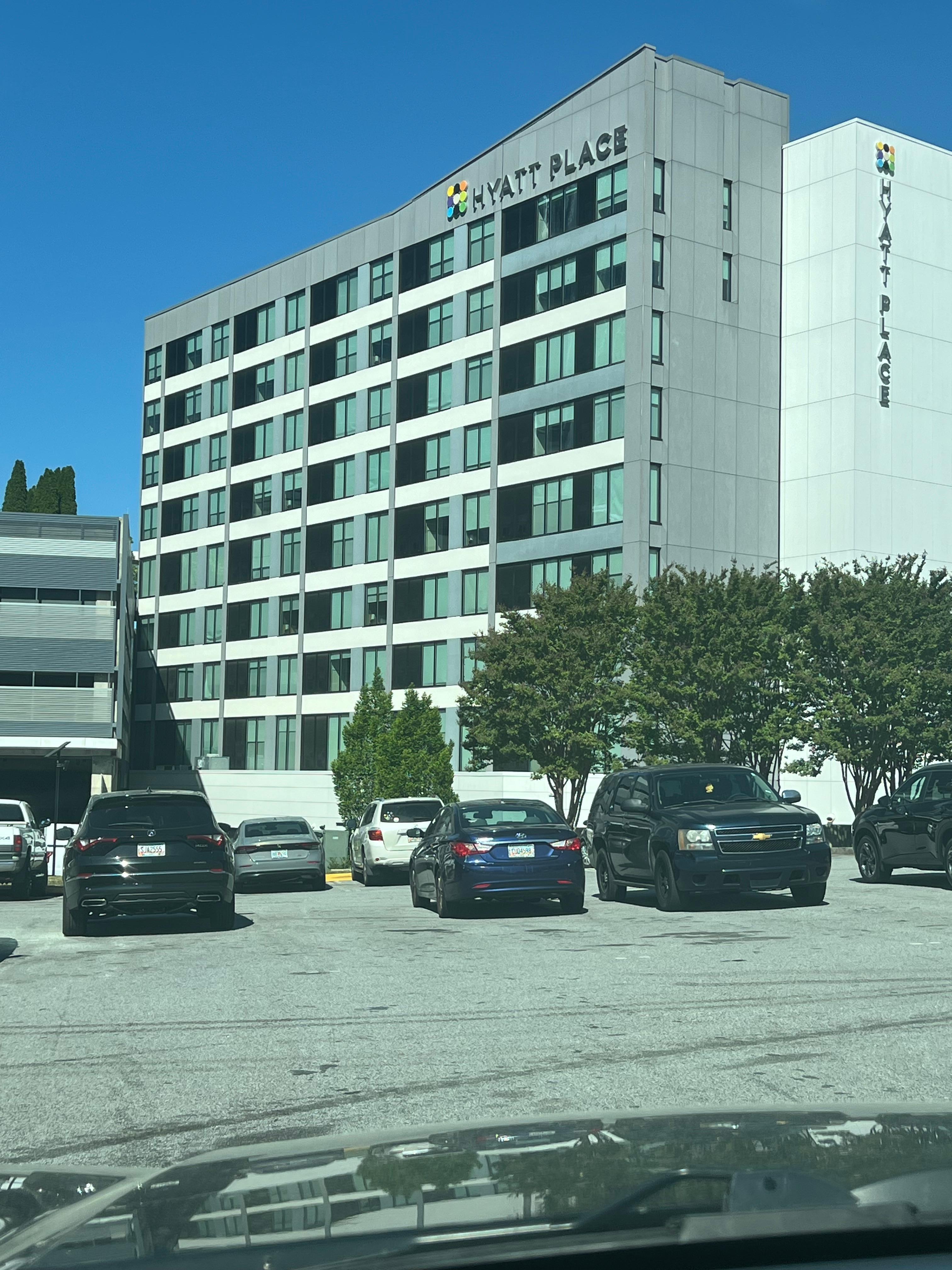 Great location, easy to locate. I needed it because I had an early surgery time (7 am) nearby. 