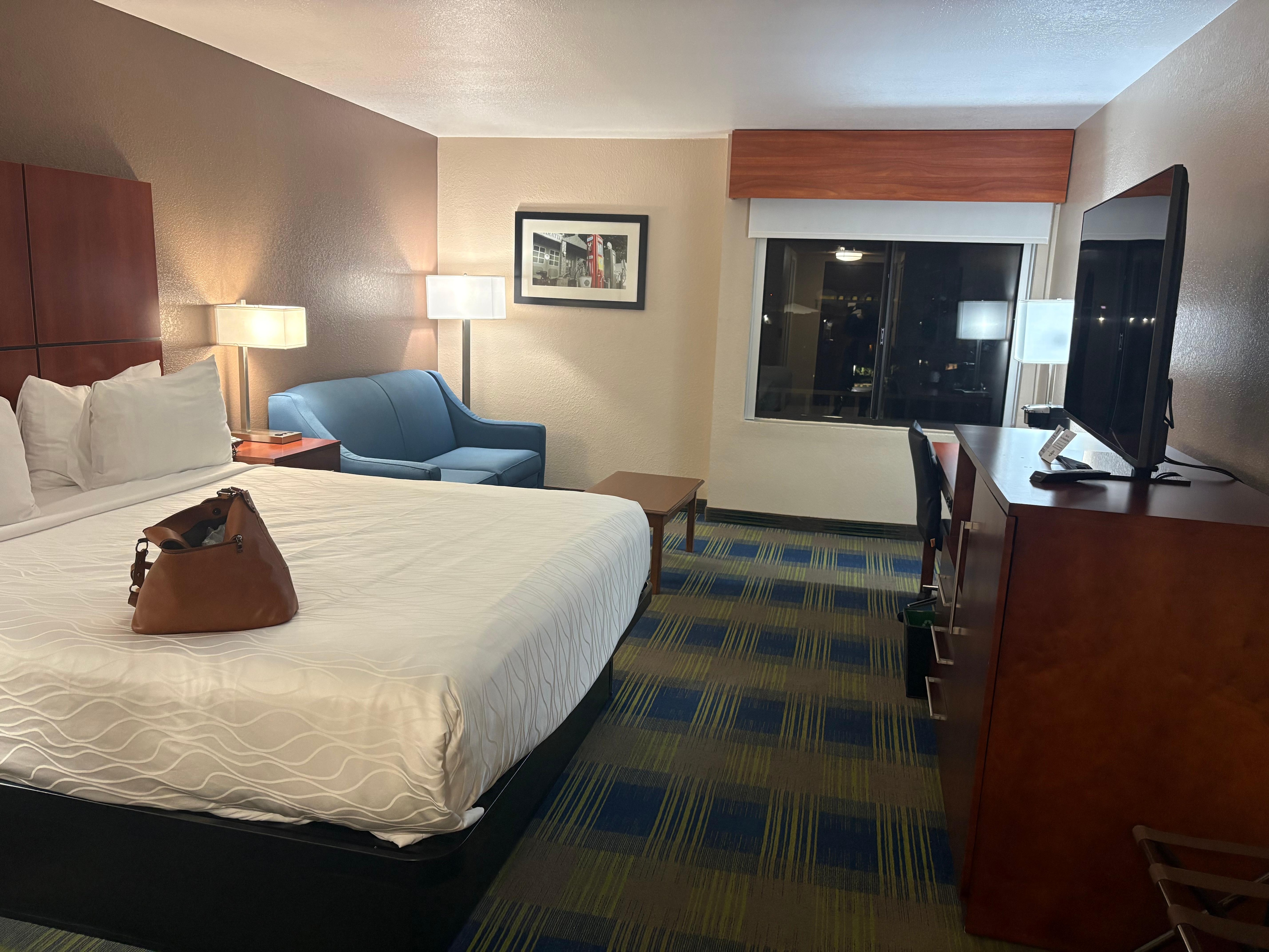 Nice & clean standard room, comfy bed