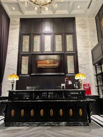 天井の高いフロント