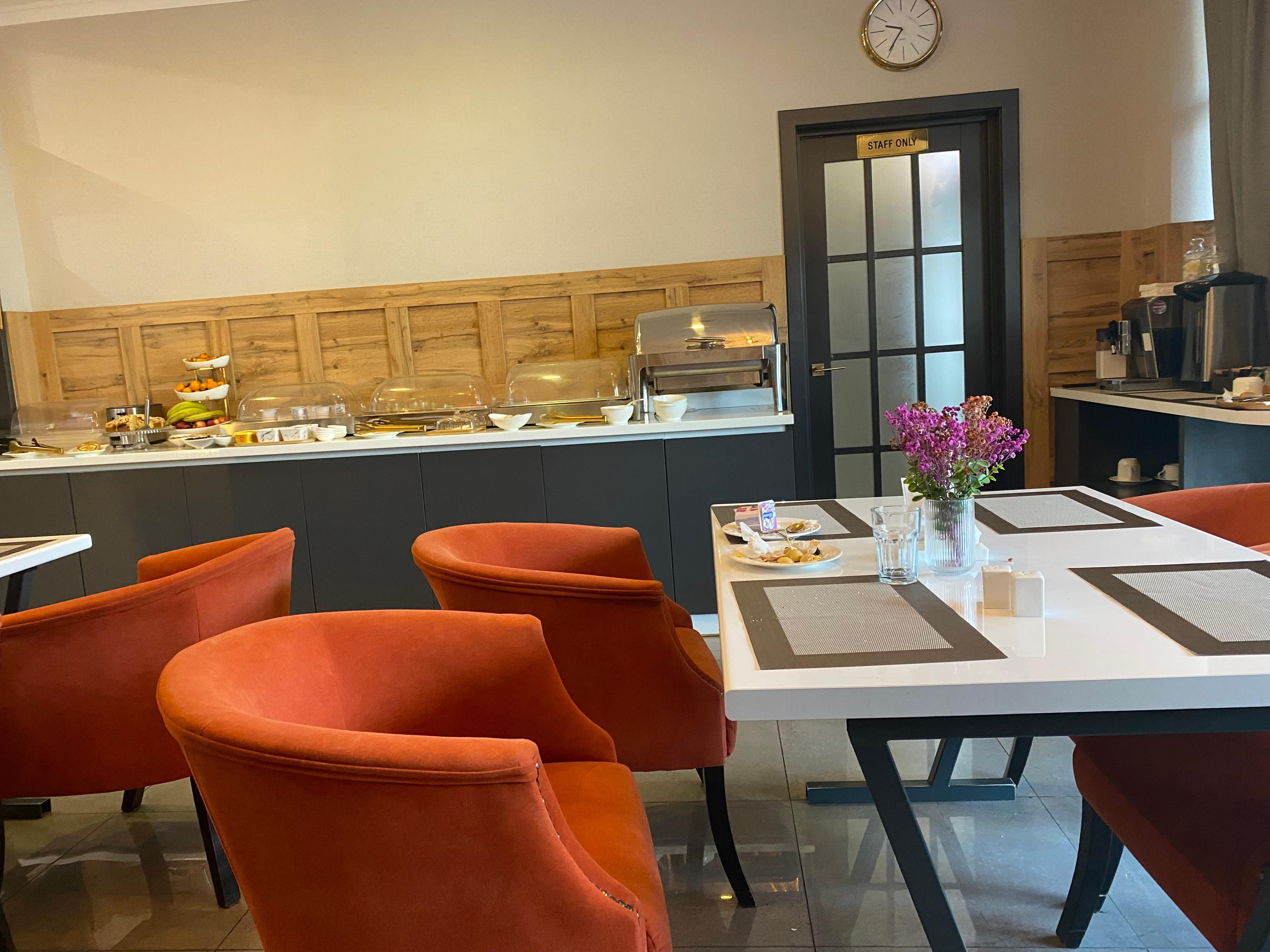 Dining room with breakfast served from 8 am to 10 am