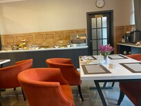 Dining room with breakfast served from 8 am to 10 am